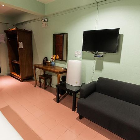A Hotel Budget Чианг Сеeн Екстериор снимка