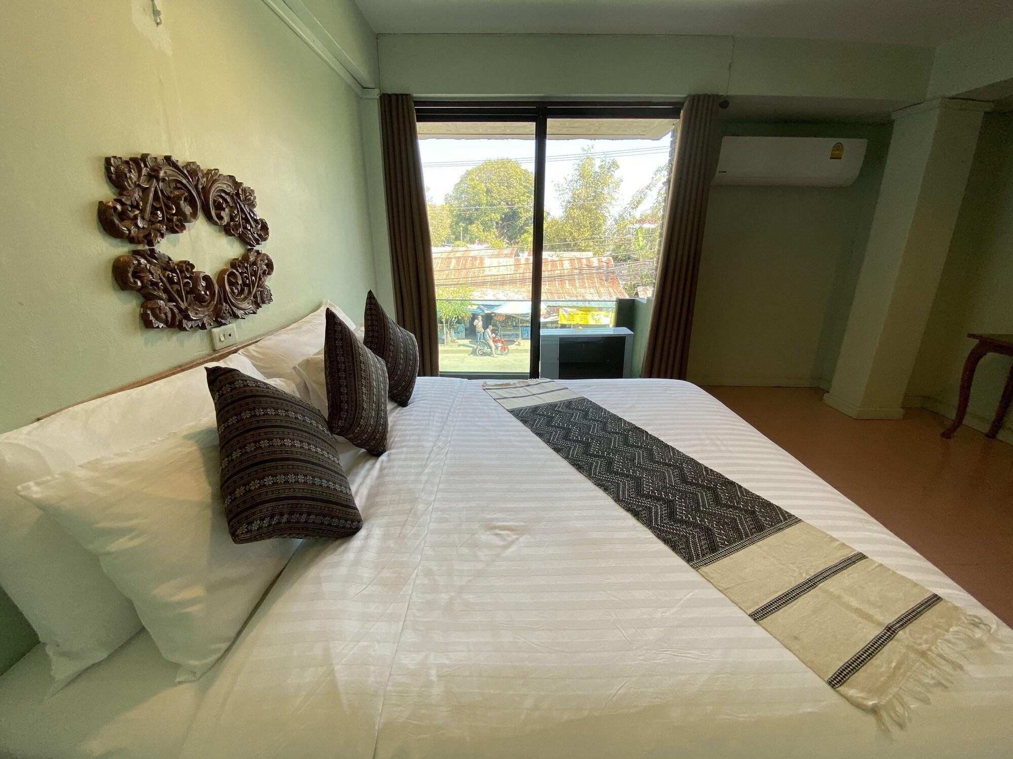 A Hotel Budget Чианг Сеeн Екстериор снимка