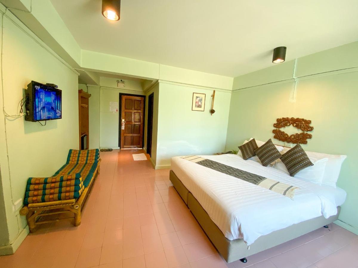 A Hotel Budget Чианг Сеeн Екстериор снимка