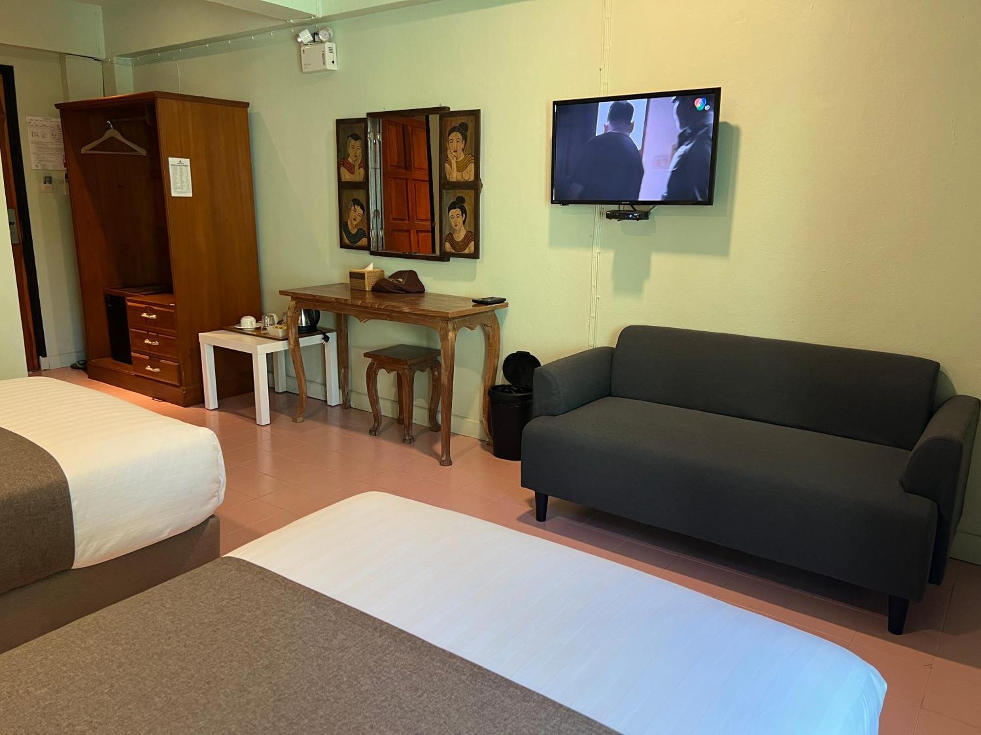 A Hotel Budget Чианг Сеeн Екстериор снимка
