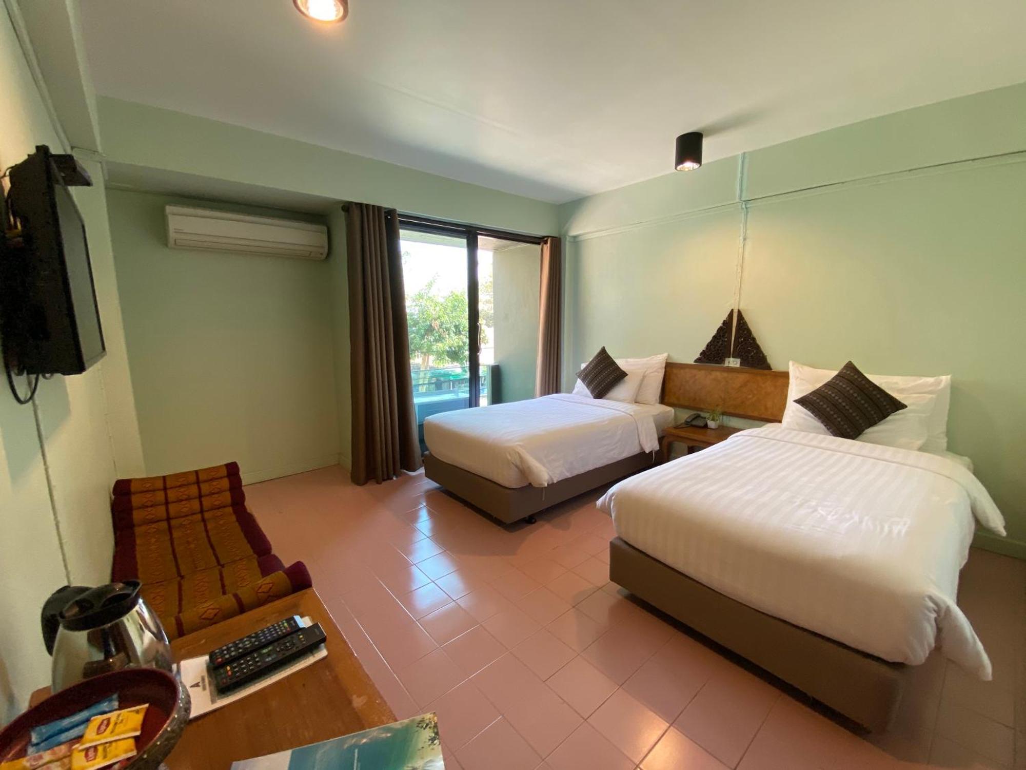 A Hotel Budget Чианг Сеeн Екстериор снимка